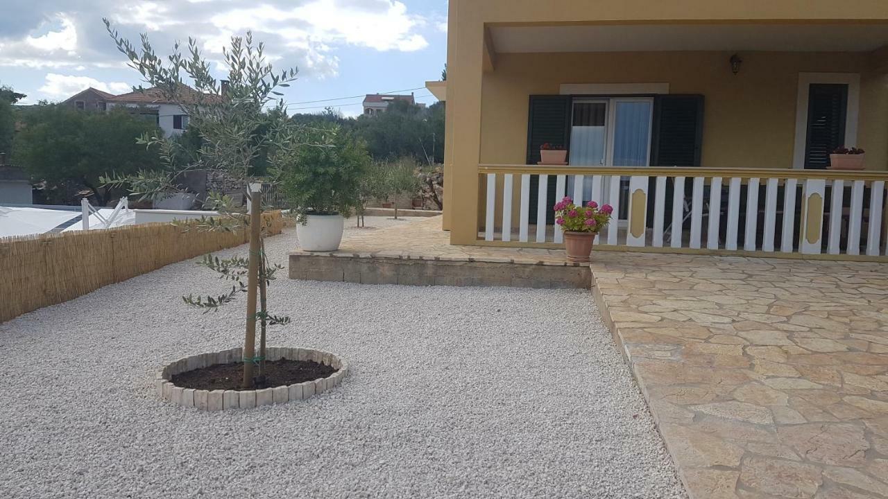 Apartment Azaleja Сали Экстерьер фото